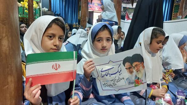 راهپیمایی یوم الله ۱۳ آبان در بلده مازندران