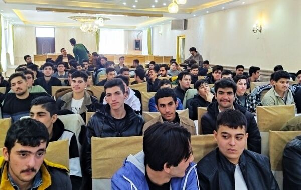 آیین تجلیل از کنکوری‌های منطقه گوگان به روایت تصویر