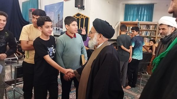 بازدید مسئولین شهرستان از اعتکاف دانش‌آموزی 