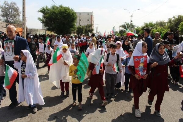 حضور دانش‌آموزان آموزشگاه نوریه در راهپیمایی روز قدس