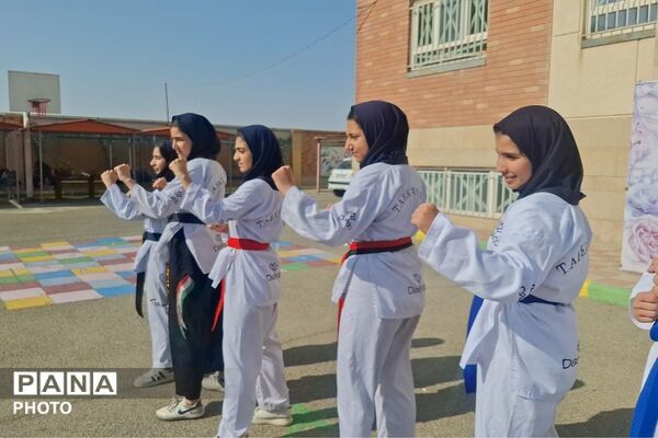 المپیاد ورزشی درون مدرسه‌ای دبیرستان فرزانگان ملارد