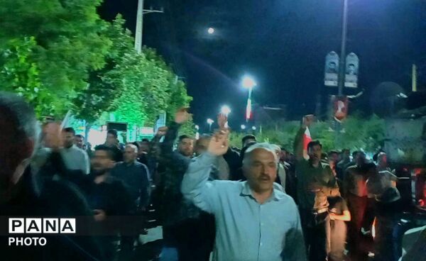  کامیاران؛ تجمع شبانه ایستادگی در پیمان ولایت