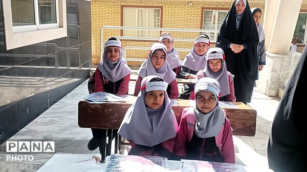 مراسم بیعت با معلمان شهید
