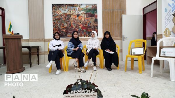 مسابقات فرهنگی و هنری در دبیرستان شاهد بنت الهدی تویسرکان