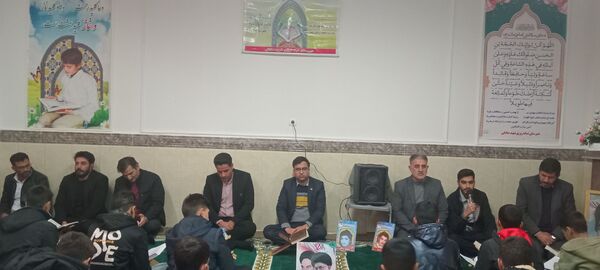 آیین معنوی انس با کلام‌الله در مدرسه شهید صادقی 