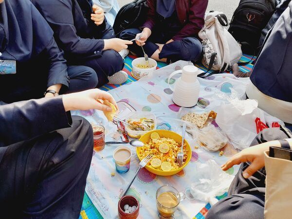 جشنواره صبحانه سالم در دبیرستان علی افشارنژاد ناحیه۶ مشهد