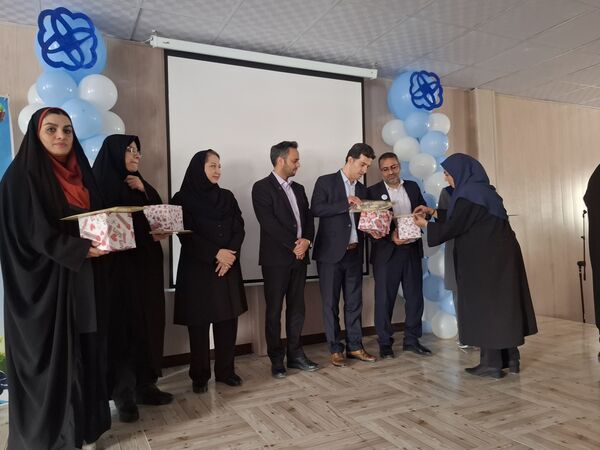 همایش تقدیر از مراقبین سلامت مدارس ملارد 