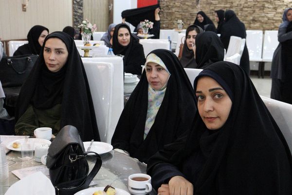 تجلیل از معلمان پژوهنده در همایش بهارانه