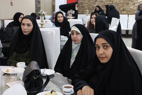 تجلیل از معلمان پژوهنده در همایش بهارانه