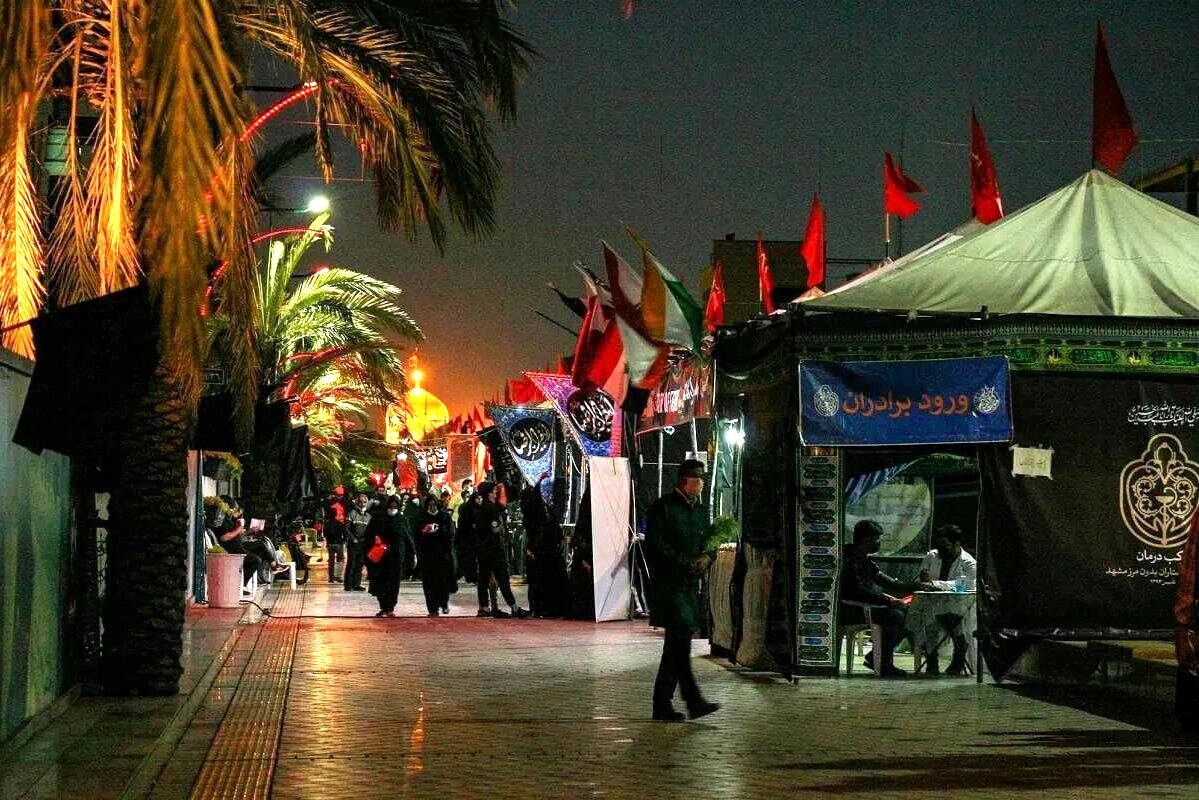 ۱۲ موکب خدمت رسان در حریم حرم مطهر رضوی همزمان با دهه اول محرم مستقر شد