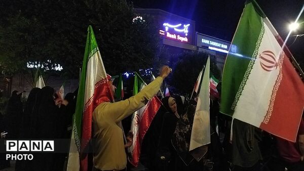  باز هم قراره شبانه مردم در حسینیه امام خامنه‌ای نیشابور
