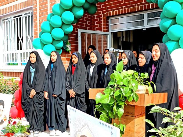 لبخند شادی بر لب های دانش آموزان فدافن؛ مدرسه جدید میزبان آنان خواهد بود 