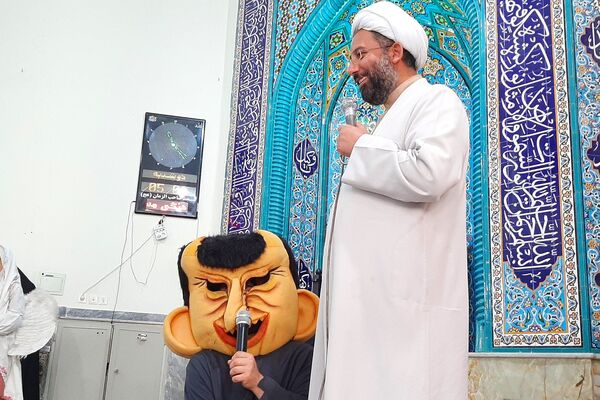 برپایی جشن عبادت و بندگی در مسجد ناحیه 2 بهارستان