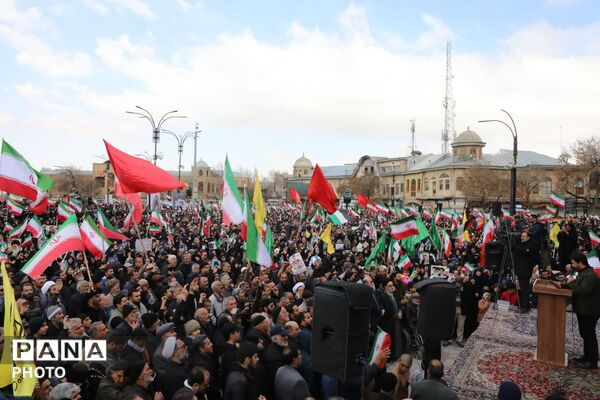 همدان یکپارچه در خروش بیعت با امام