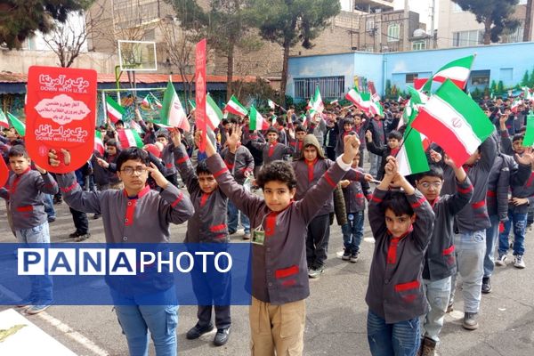 جشن پیروزی انقلاب اسلامی در مدارس رباط‌کریم