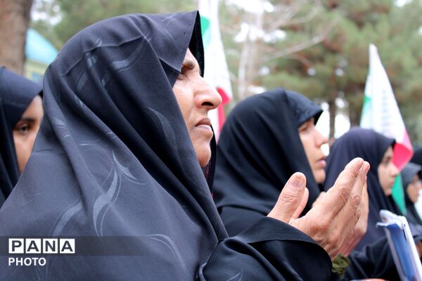 وداع با پیکر مطهر شهید فرشاد بنام در گلزار شهدا نیشابور 