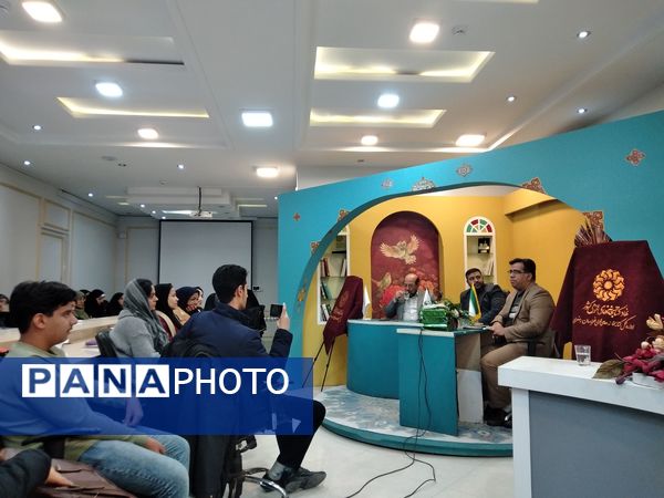 رونمایی پویش ملی کتابخوانی مهمان حرم 