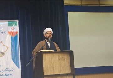 نماز جمعه تنها یک عبادت نیست بلکه مظهر وحدت مسلمین است