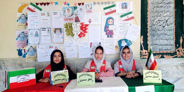 بیست و هشتمین دوره انتخابات شورای دانش آموزی در زاوه