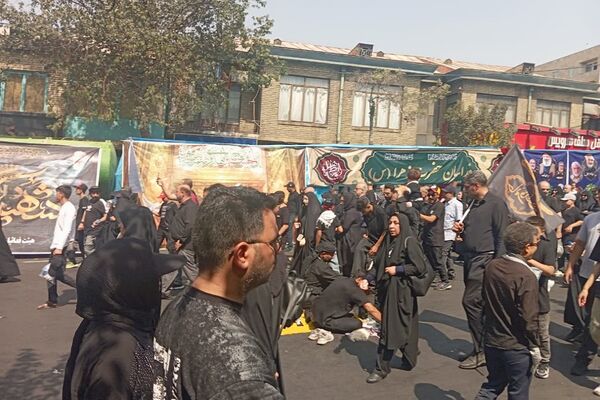 برپایی موکب های مختلف در مسیر پیاده روی اربعین در ناحیه دو شهرری 