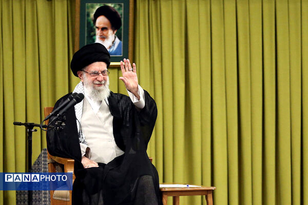 دیدار جمعی از معلمان با رهبر معظم انقلاب