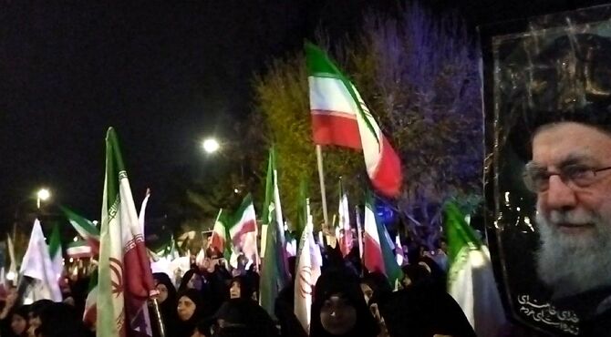 تجمع عظیم مردمی در حسینیه امام خمینی نیشابور