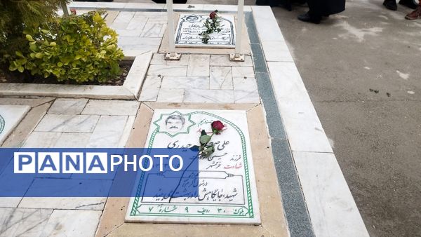 آیین غبارروبی و عطرافشانی مزار شهدا  