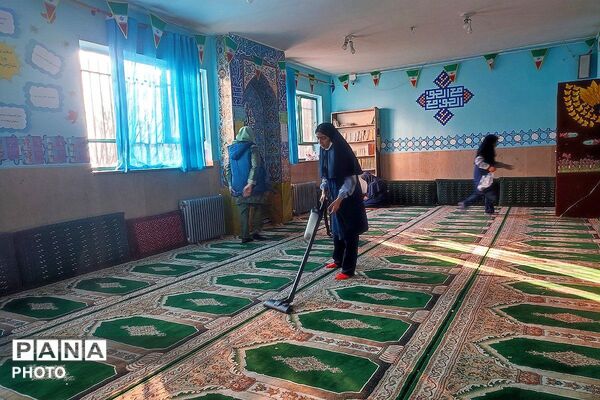 آیین غبارروبی نمازخانه مدرسه شهید معظم همزمان با حلول ماه مبارک رمضان