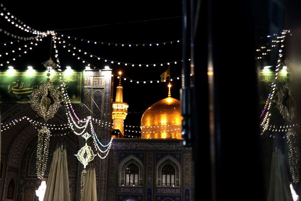 عید امامت در حرم امام رضا(ع)