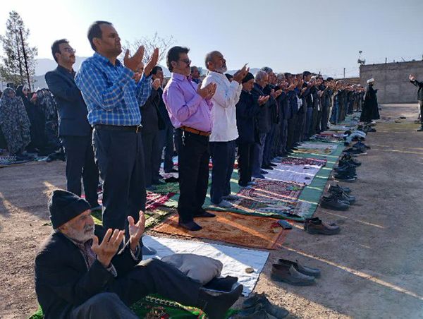 شکوه اقامه نماز عید‌ فطر در سراسر استان کرمان