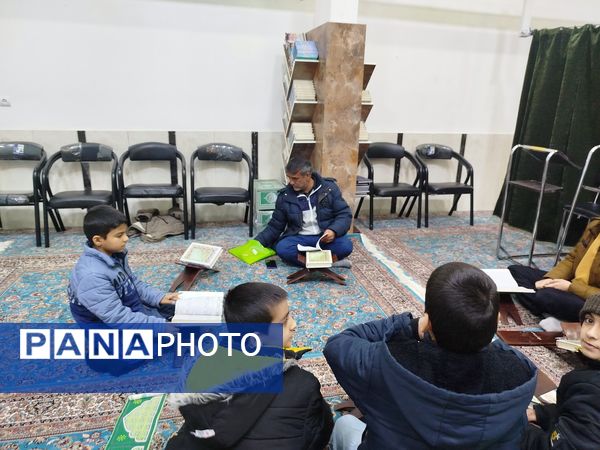 جلسه هفتگی آموزش قرآن در شهرستان خلیل آباد 