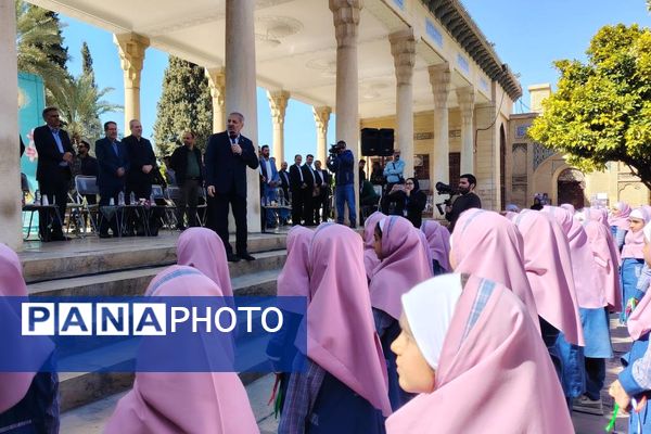 حضور وزیر آموزش‌وپرورش در حافظیه شیراز