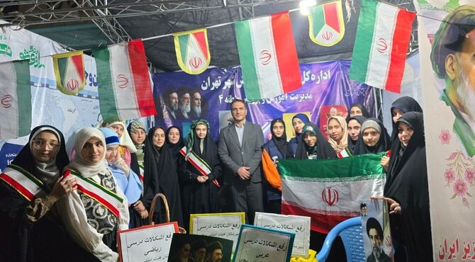هم نوای فرهنگ و آموزش؛ حضور درخشان دبیرستان سعدی در شب‌های پرشور منطقه ۴