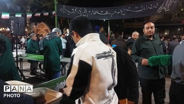 گذری بر موکب ها در هفتاد  و یکمین شب از اجتماعات مردمی حسینیه امام خمینی نیشابور 