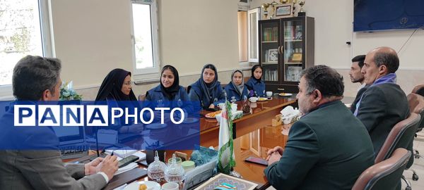 نشست مدیر آموزش و پرورش فاروج با دانش‌آموز خبرنگاران پانا