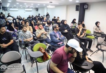 دانشجویان از گنجینه و باغ‌مجسمه حوزه هنری بازدید کردند