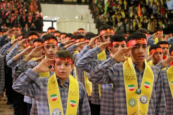 همایش «یاوران انقلاب، پیشتازان مقاومت» در قم برگزار شد