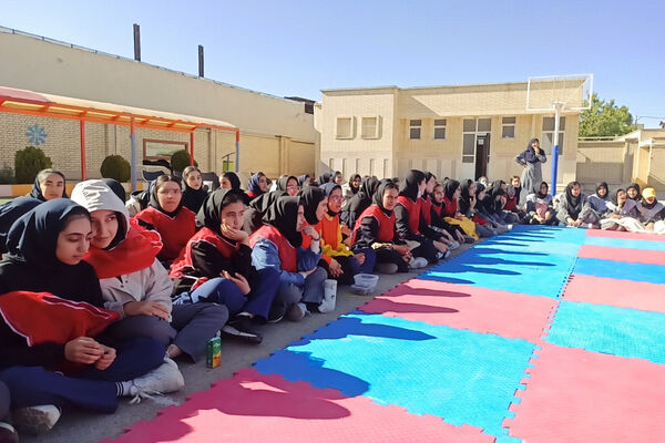 پویش یک روز با ورزش در مدارس شهرستان آباده