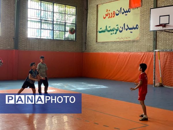 برگزاری فعالیت‌های ورزشی درون مدرسه‌ای در دبستان معلم آشخانه 