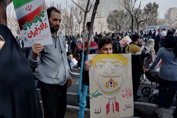 خروش مردمی در خیابان‌های رباط‌کریم در 22بهمن