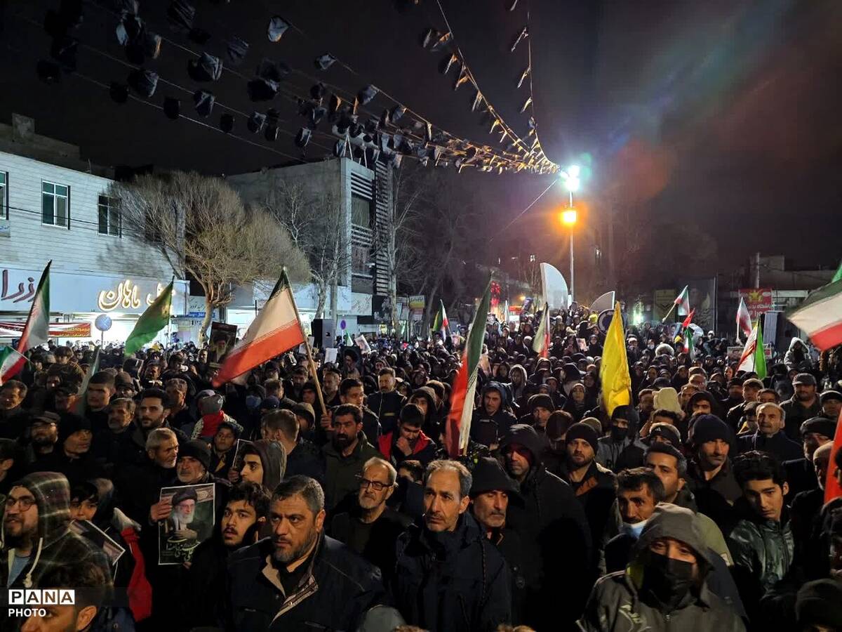 میدان لاله نظرآباد پاتوق دلدادگان رهبر