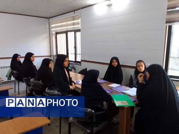 کارگاه آموزش نویسندگی ویژه دانش‌آموزان در شهرستان ورامین