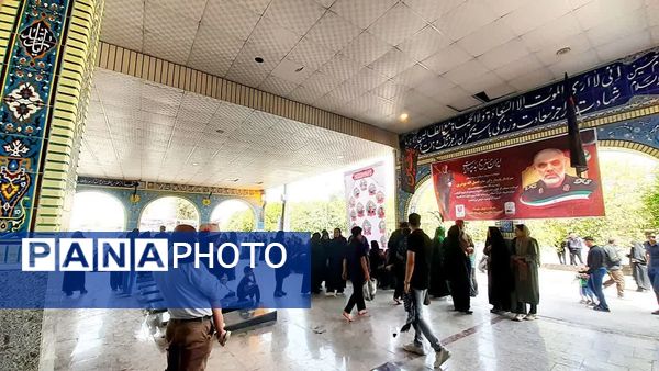 حزن عاشورایی در گلزار شهدای سیدمحمد کازرون