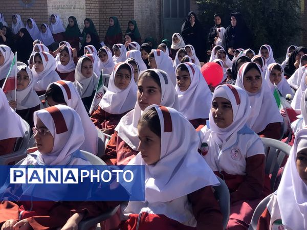 شکفتن لاله‌های دانش در دبستان حضرت رقیه کوهدشت؛ آغاز سال تحصیلی با شمیم ایثار و مقاومت