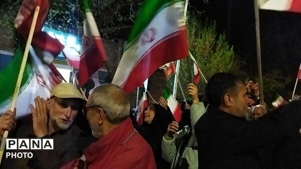 از پیر تا کودک برای حفظ  وطن آمدند-۱