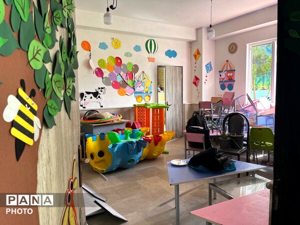 نیمکت‌های خالی، روایت‌های جهانی