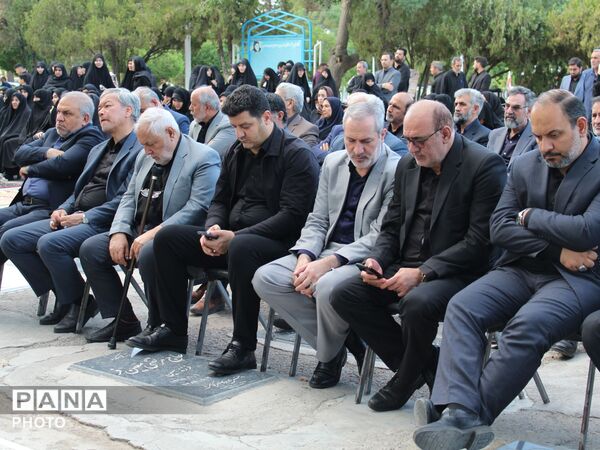 وزیر آموزش و پرورش در اولین سالگرد شهید محمد کاظمی در بهشت رضای مشهد
