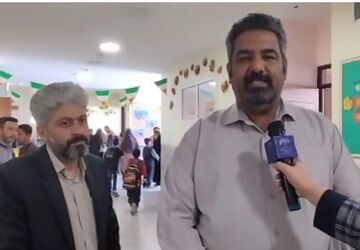 مراسم روز زمین پاک در دبستان معلم
