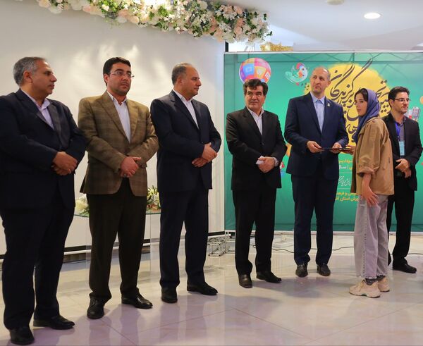آیین تجلیل از برگزیدگان جشنواره‌های فرهنگی و هنری شمال‌غرب کشور در تبریز