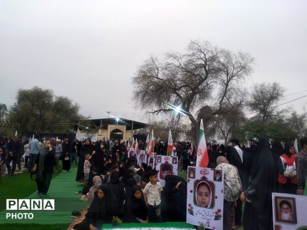  یاد فرشتگان آسمانی در گلزار شهدای دبستان شجره طیبه